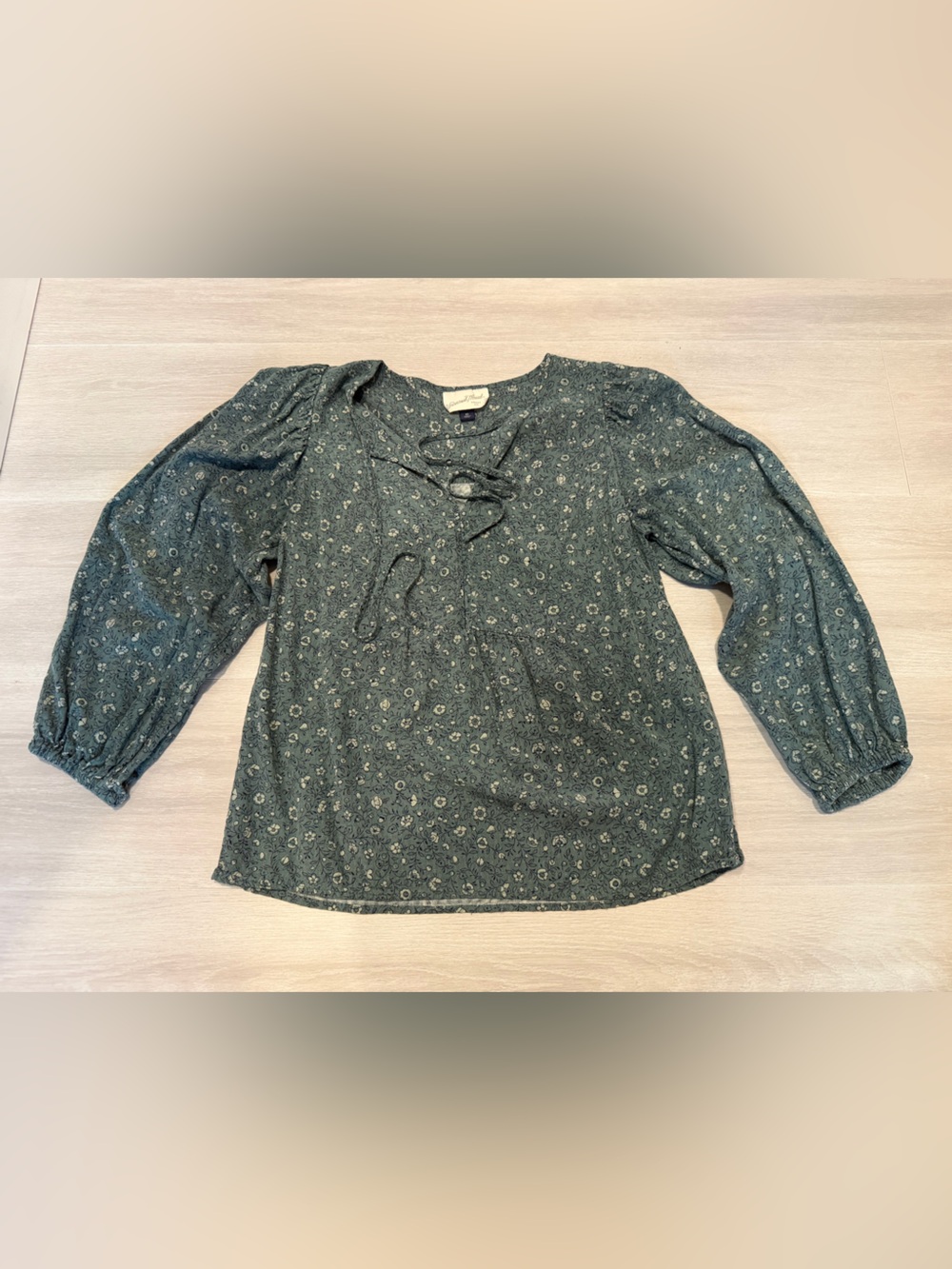 Universal Thread Green Floral Tie-Neck Peasant Blouse